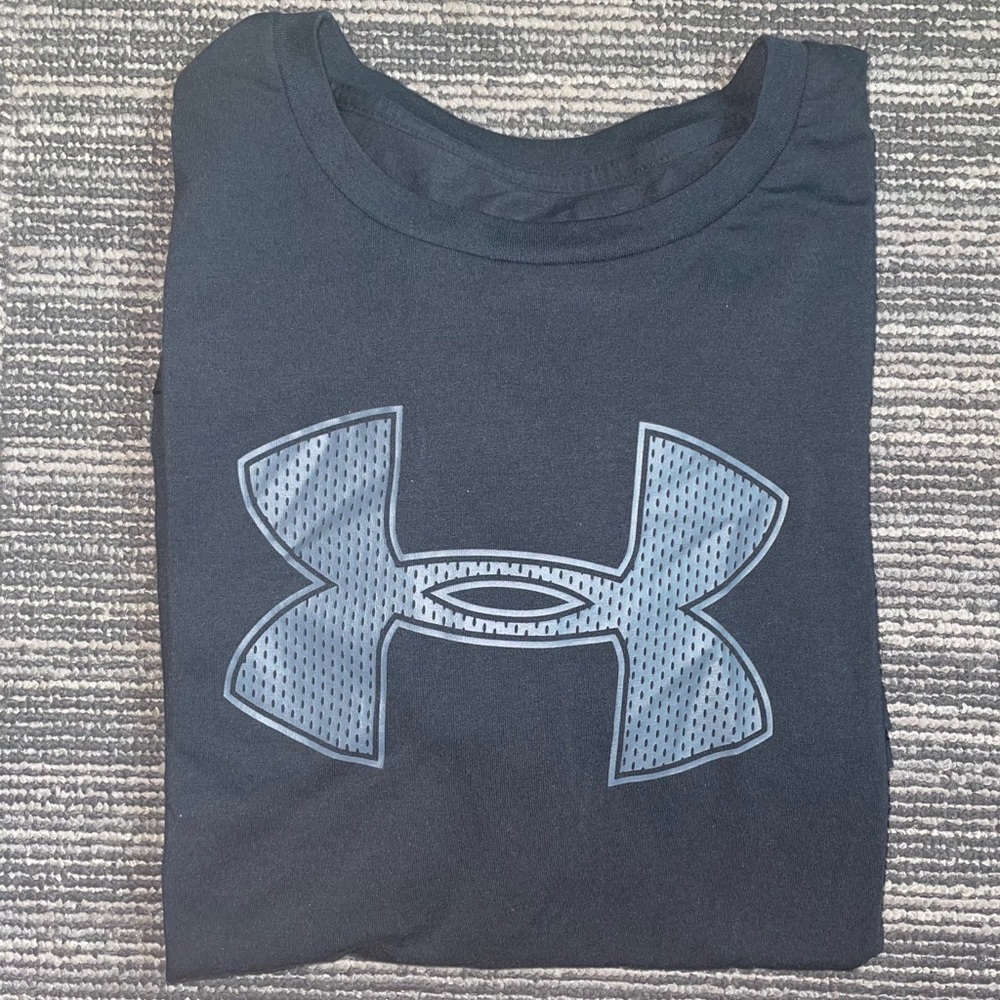 Under Armour Loose Fit
